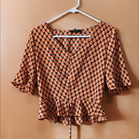 From Forever21 1970s inspired ruffled shirt - Picture 2 of 2